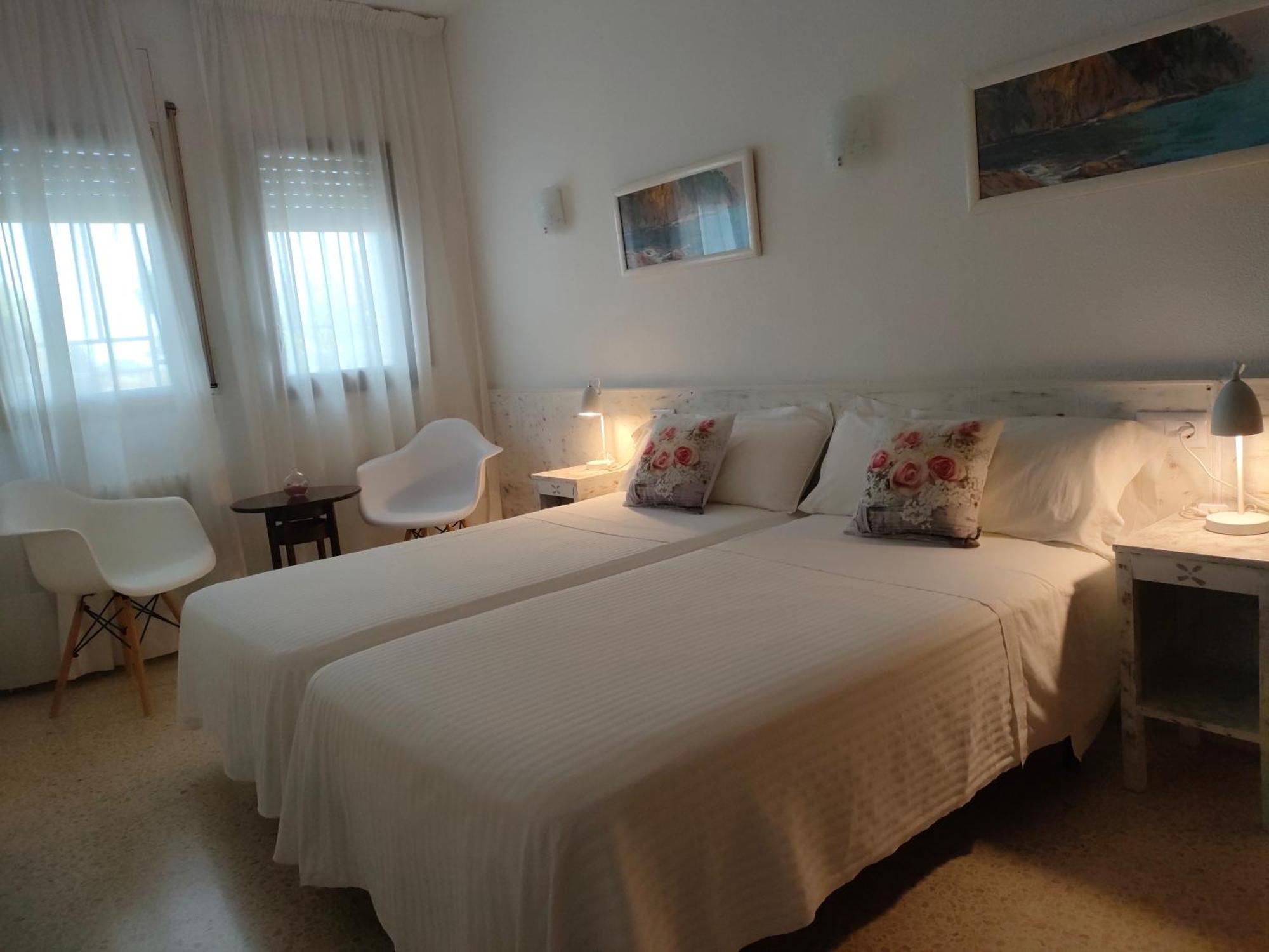 Hostal Los Pinares Lloret de Mar Kültér fotó