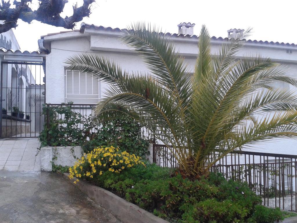 Hostal Los Pinares Lloret de Mar Kültér fotó